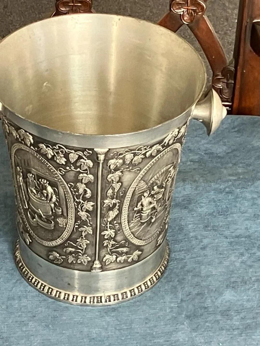 Artina SKS Carved Pewter Champagne Ice Bucket Weinlese – USED, Good Condition